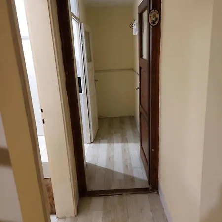 Konukevi Privatni Smestaj Ristovic Preko Puta Poste 02 3*